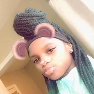 Meet your Posher, Kiya